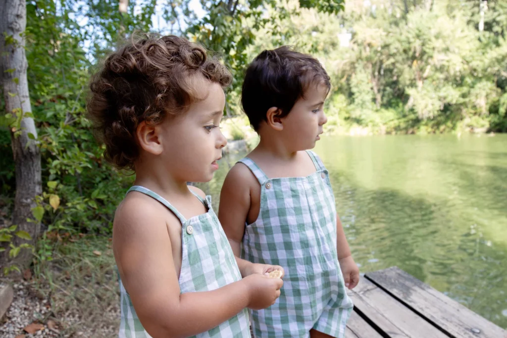 sesiones fotograficas para hermanos gemelos